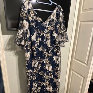 Formal wedding guest/party dress. Maxi dress with split in the back. Worn once